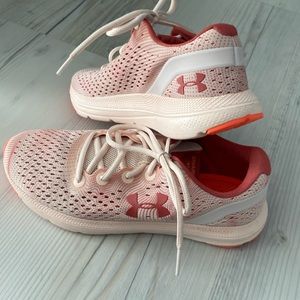 Women's UA Under Armour Size 8 Charged Impulse Running Shoes Pink/Peach